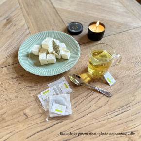Coffret cocooning - Bougie & infusion à la verveine et gourmandise